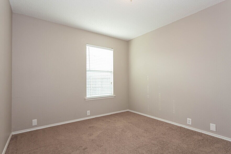 Building Photo - 1100 Greenbend Dr