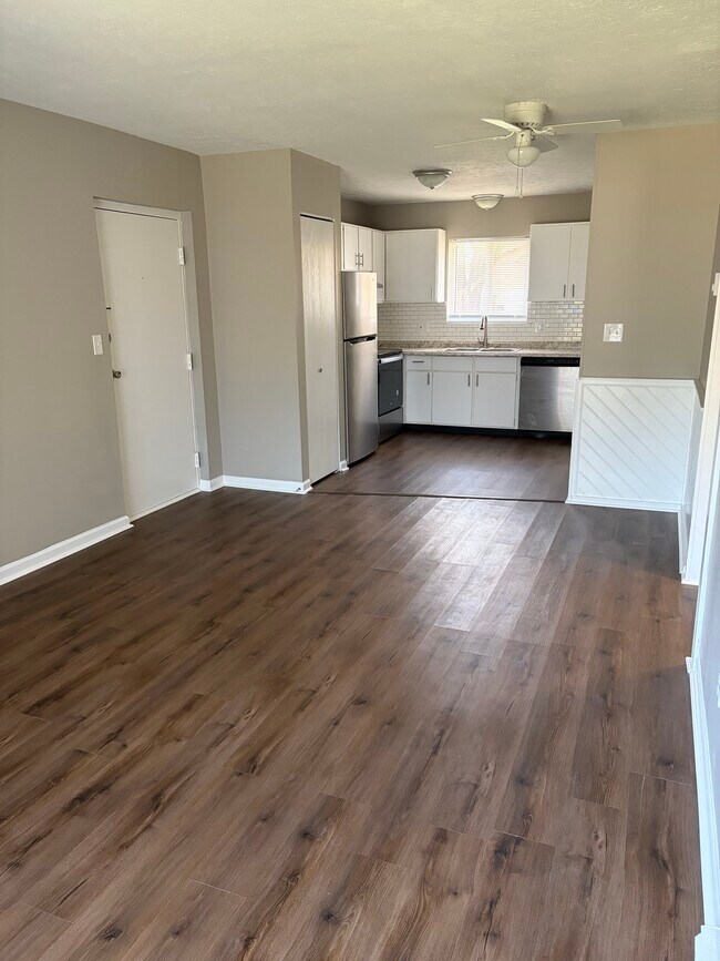 Building Photo - 1516 Avery St