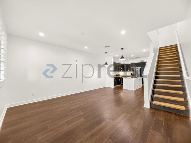 Building Photo - 156 Hass Ln