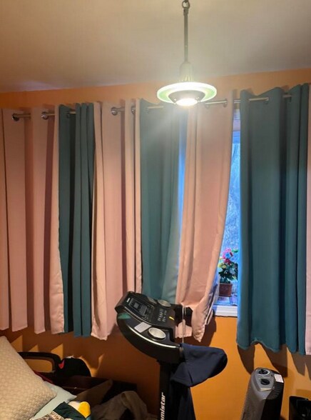 Building Photo - 74-11-74-97 97th Ave