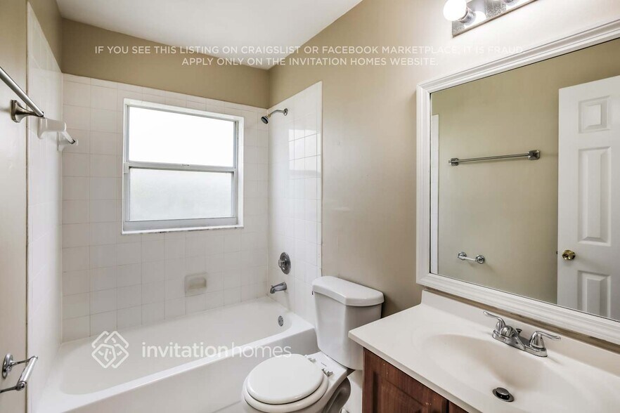 Building Photo - 211 NW 187th Ave