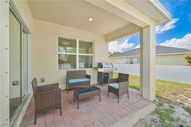 Building Photo - 1009 Jacaranda Pkwy E