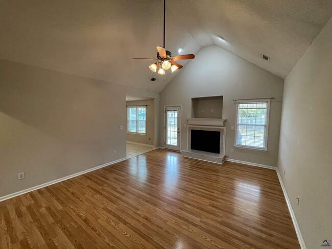 Building Photo - 206 Millstone Way