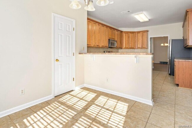 Building Photo - 3412 Crestwood Ln