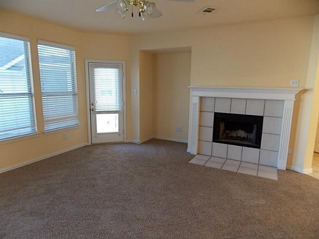 Building Photo - 1425 Oakcrest Dr