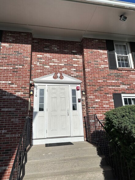 Primary Photo - 2920 Pawtucket Ave
