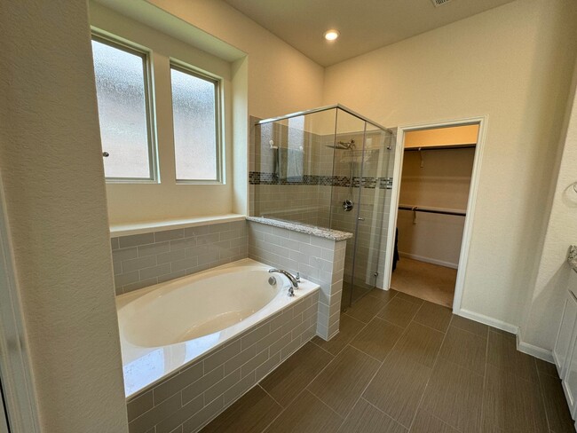 Building Photo - Stunning Rental Home in Gated Wortham Oaks...