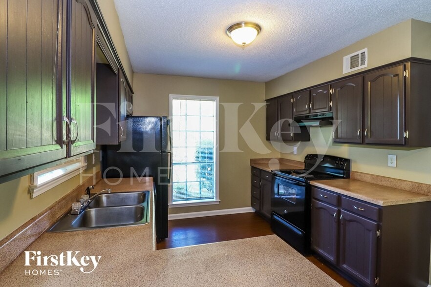 Building Photo - 3511 Morning Light Dr