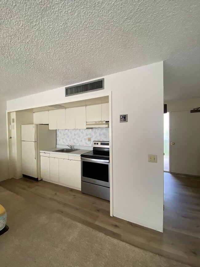 Building Photo - 84-680 Kili Dr. #1304