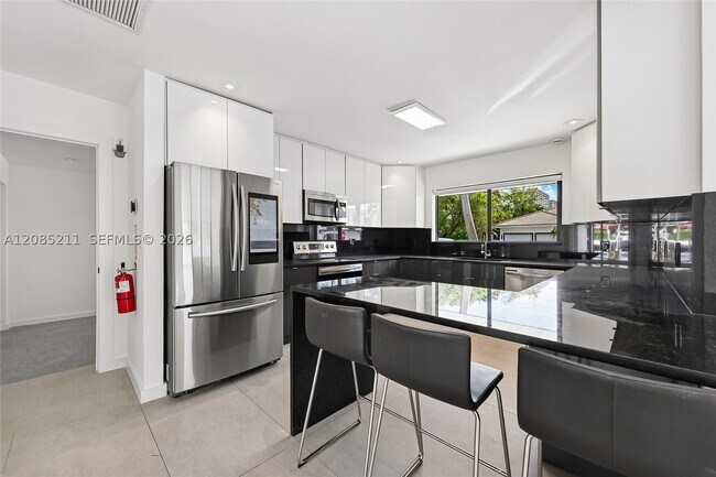 Building Photo - 536 Hibiscus Dr