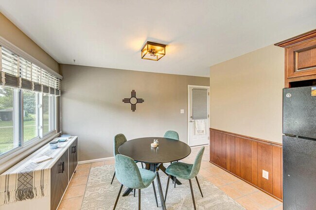 Building Photo - 114 S 36th St