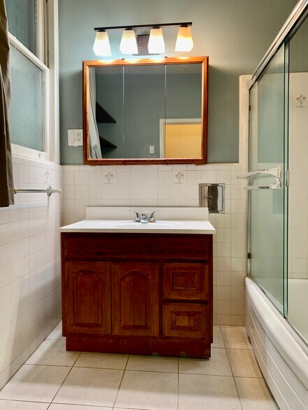 Building Photo - 2859 Divisadero St