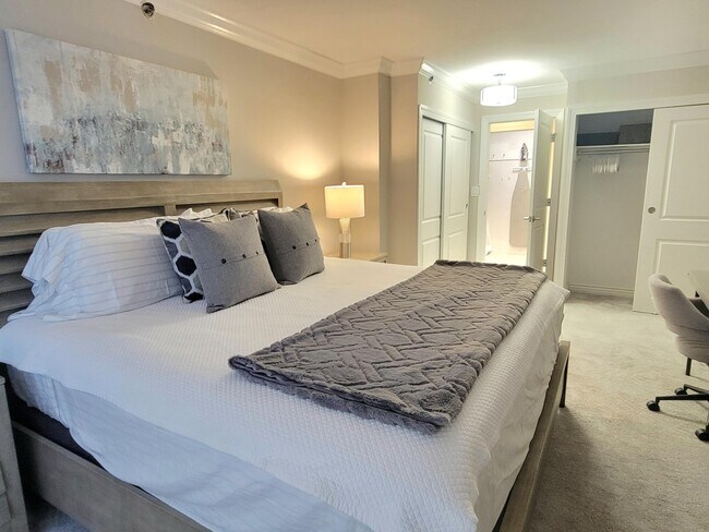 Building Photo - 3221 S Ocean Blvd