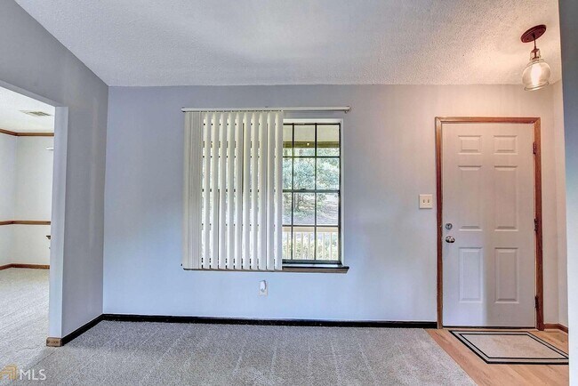 Building Photo - 4068 Buckingham Pl