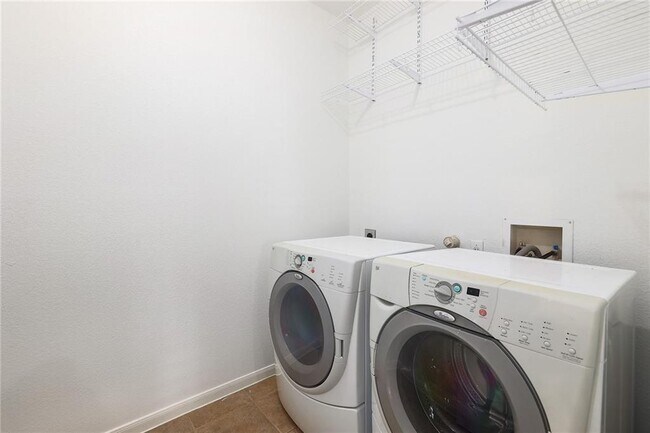 Building Photo - 2125 Amur Dr