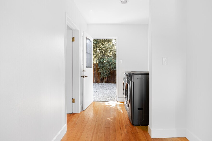 laundry room - 1406 Maple St