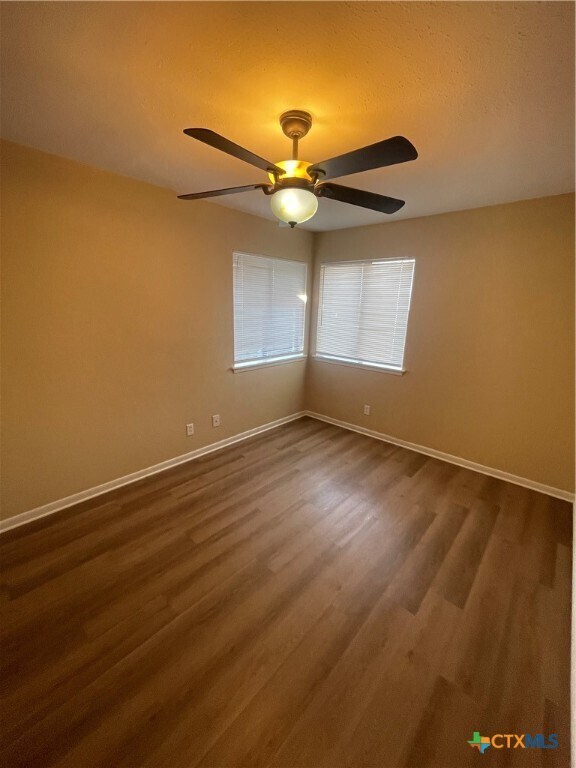 Building Photo - 204 Rattan Dr