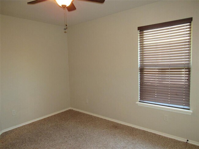 Building Photo - 17516 Black Hawk Dr