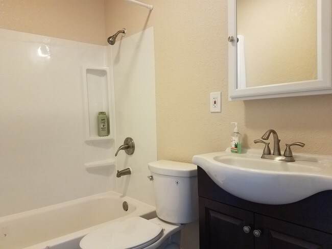 Building Photo - 32 N 9th Ave