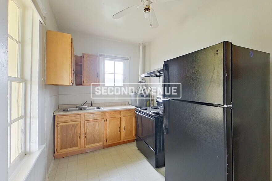 Building Photo - 3401 Hickory Ave SW