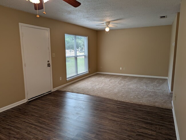 Building Photo - 124 Westscott Dr