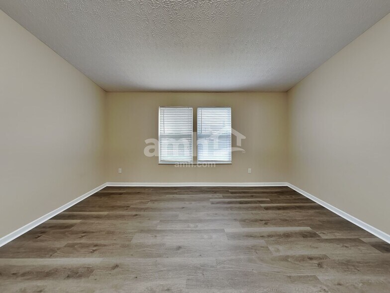 Building Photo - 1009 Legacy Ln SW
