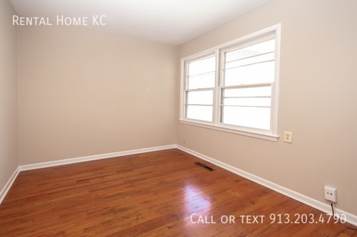 Building Photo - 9427 Gillette St