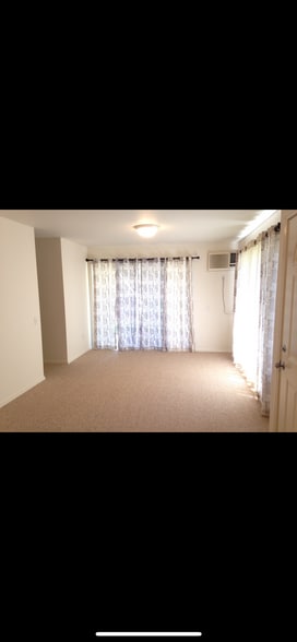 Living room - 75-5743 Alahou St