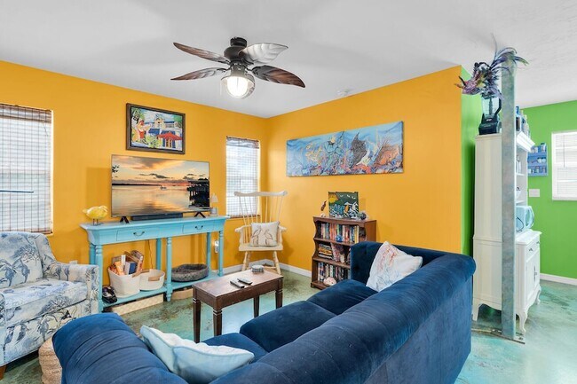 Building Photo - 21 Poinciana Dr