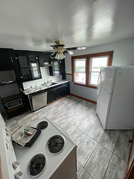 Building Photo - 45 Bellwood Ave