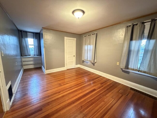 Building Photo - 201 S 1st St