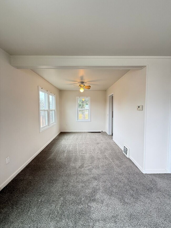 Building Photo - 1115lo