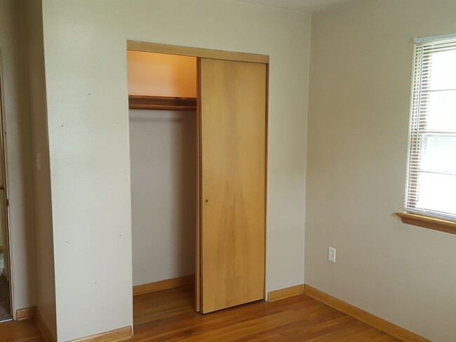 Building Photo - Now leasing for May 2025! Four Bed/Two and...