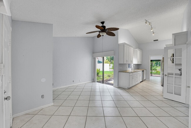 Building Photo - 6565 Las Flores Dr