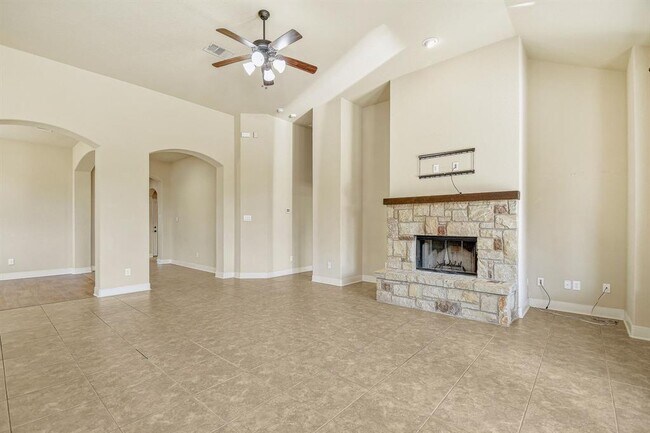 Building Photo - 136 Gruene Haven