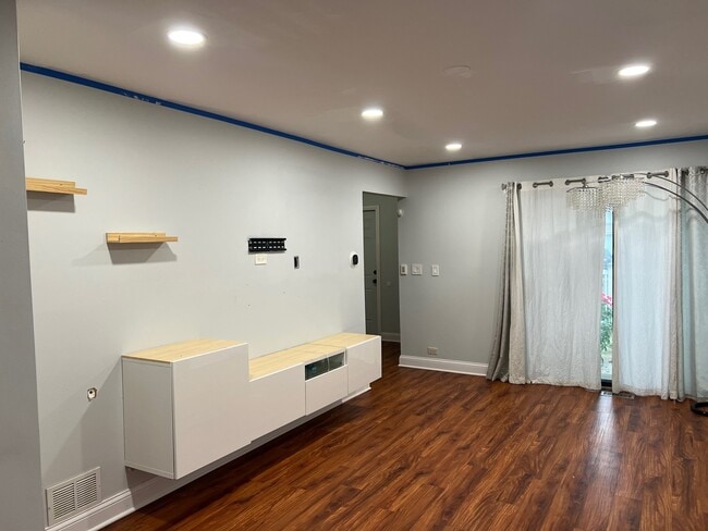 Building Photo - 641 Surfside Point