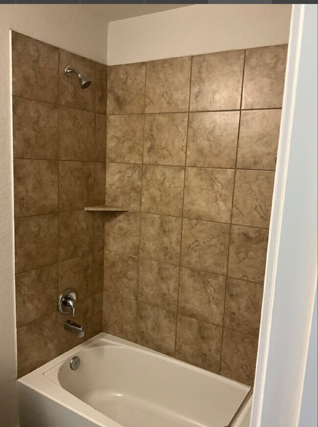 Building Photo - "Charming 4-Bedroom Home with Granite Elegance in San Antonio!"