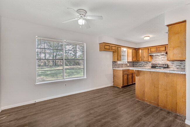 Building Photo - 3699 Piney Point Rd