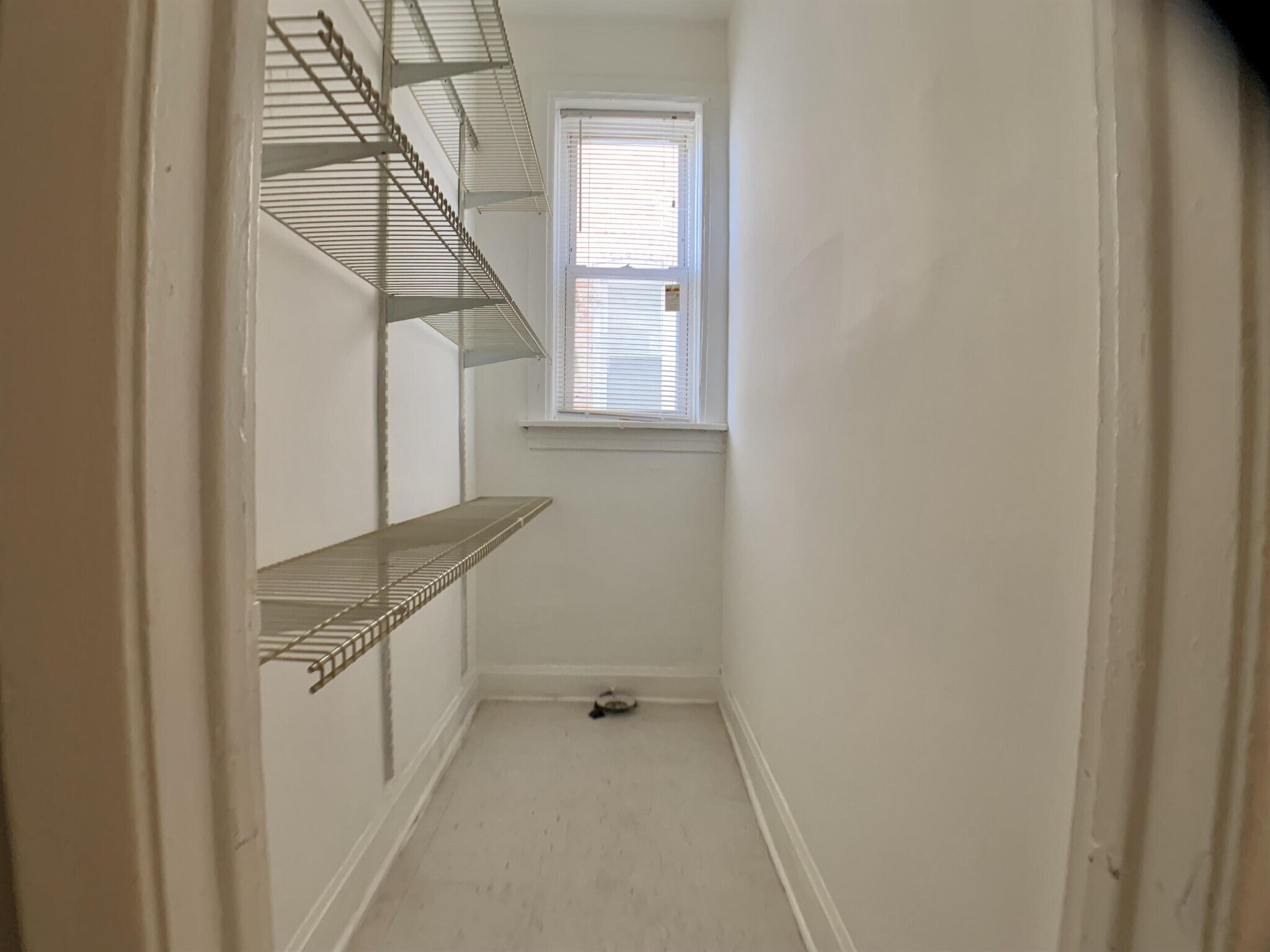 Building Photo - 4056 W Hirsch St