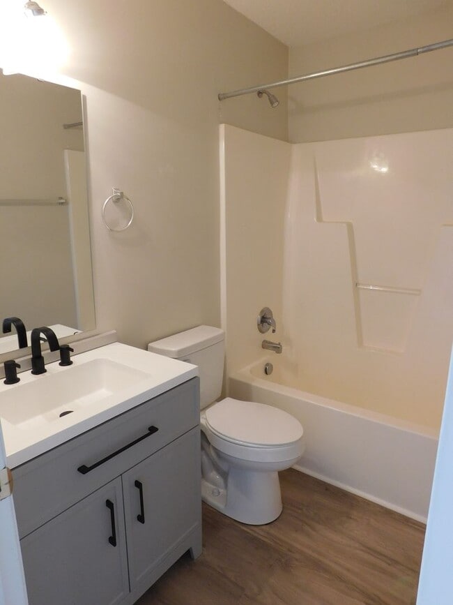 Building Photo - 221 Churchill Court - located in the Townes at Flamingo Oaks