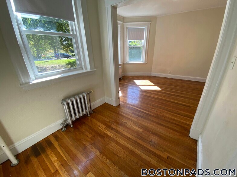 Building Photo - 1163 Boylston St