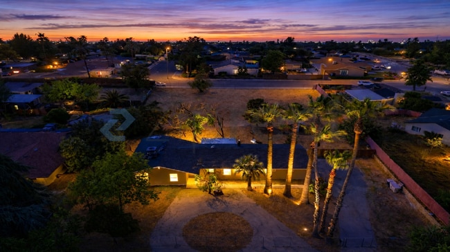 Building Photo - 4109 N Cornelia Ave