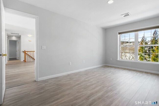 Building Photo - 19 Candlewood Springs Road