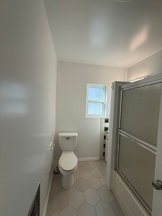 Building Photo - Beautiful 4 Bedroom, 2 Bathroom Arleta Hom...