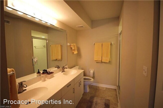 Building Photo - 273 Robin Hood Cir