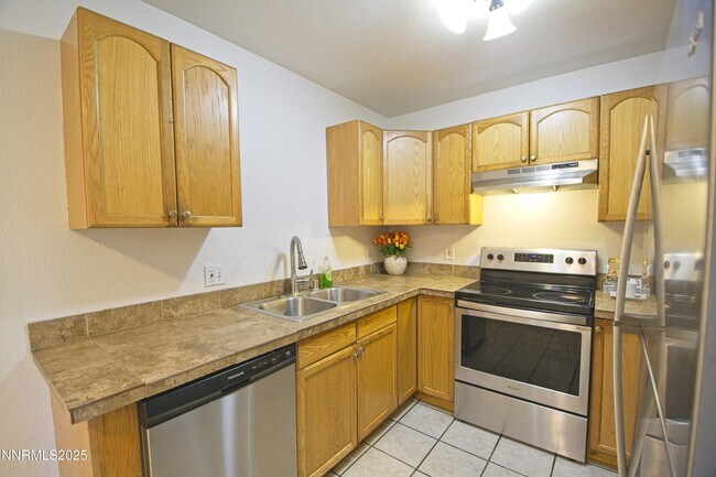 Building Photo - 2375 Tripp Dr