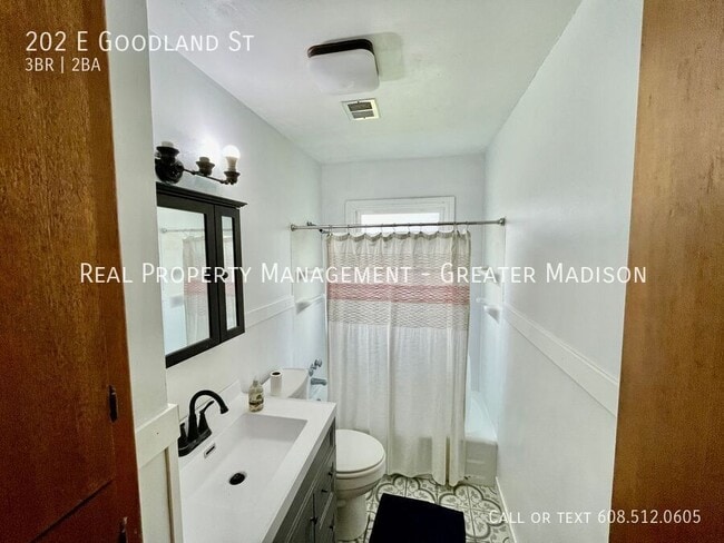 Building Photo - 202 E Goodland St
