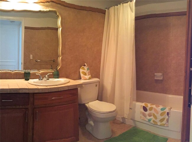 Building Photo - 1475 NE 125th Terrace