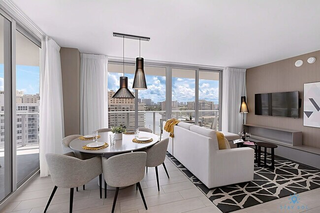 Building Photo - 4010 S Ocean Dr