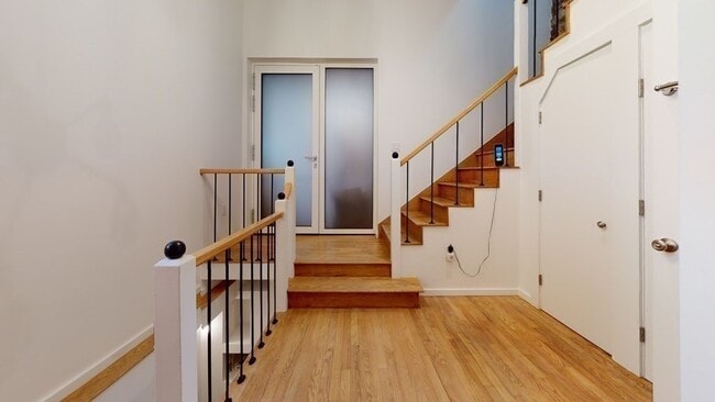 Building Photo - 492 Beacon St
